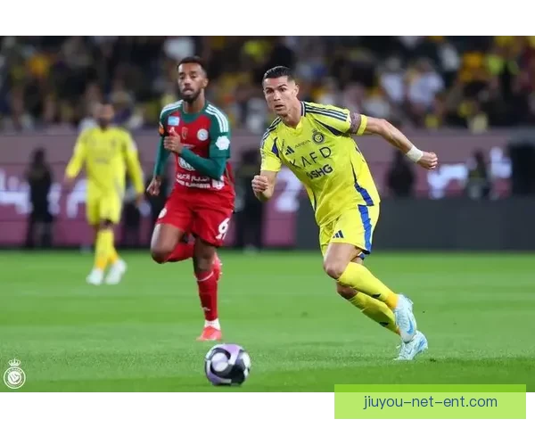 里夫斯称肯纳德为联盟顶级射手强调享受比赛和赢得胜利的重要性